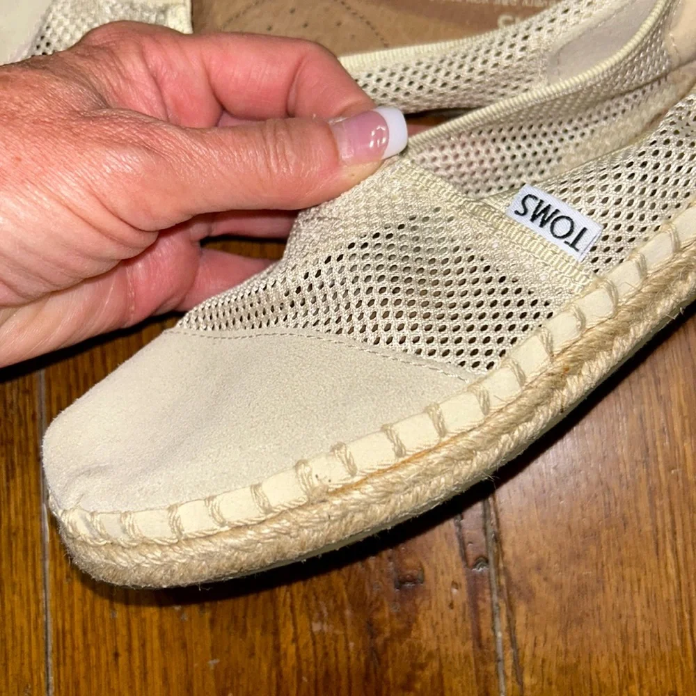 🌸TOMS⭐️LIKE NEW⭐️Tan Espadrille Slip On Mesh Shoes Size 5 GENTLY WORN 1X - Picture 5 of 8
